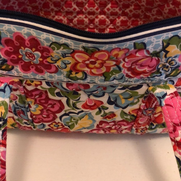 Vera Bradley Bag in EUC - Picture 5 of 5